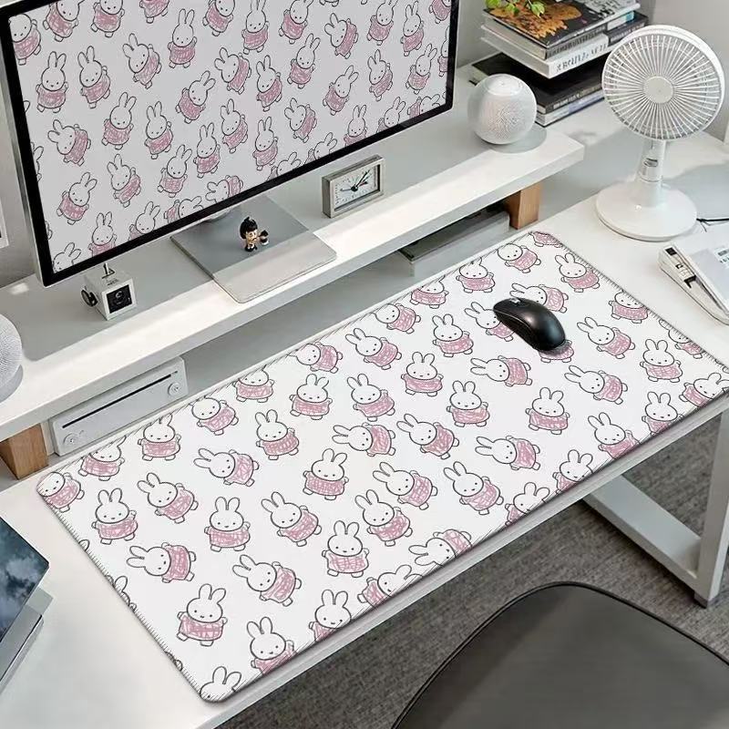 かわいいミッフィーうさぎの大型マウスパッド、カワイイバニーヘ - Office Furniture Brands のレビューと価格
